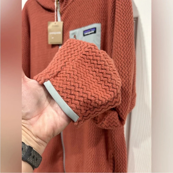 Patagonia Men's XXL R1 Air Full-Zip Hooded Jacket Burl Red Grey NWT - Picture 6 of 10